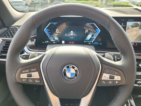 New 2026 BMW X5 xDrive50e w/ Executive Package image 25