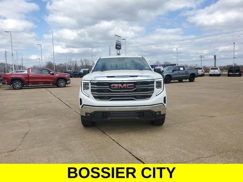 New 2026 GMC Sierra 1500 SLT image 2