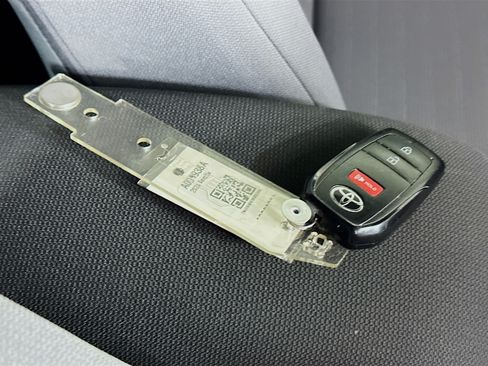 Used 2024 Toyota Corolla Cross AWD Hybrid image 33