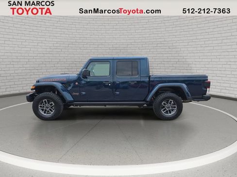 Used 2025 Jeep Gladiator Mojave AWD/4WD image 9