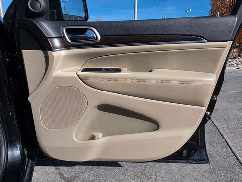 Used 2014 Jeep Grand Cherokee Limited image 30