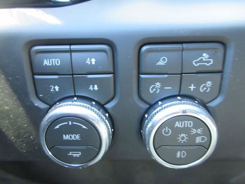 New 2026 GMC Sierra 1500 AT4 image 17