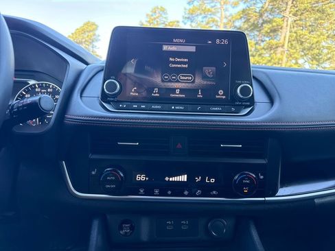 Used 2025 Nissan Rogue SV image 26