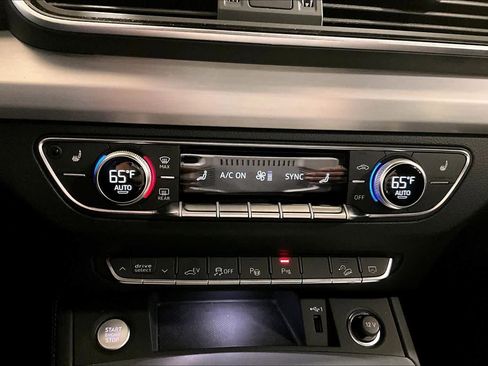 Used 2024 Audi Q5 e Prestige AWD/4WD image 27