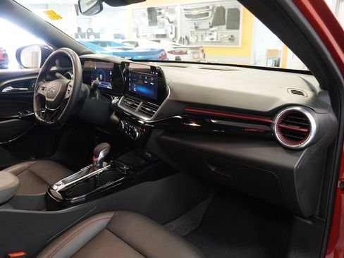 Used 2024 Chevrolet Trax RS w/ Driver Confidence Package image 34