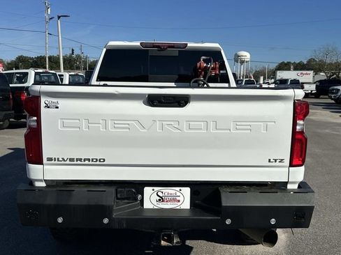Used 2022 Chevrolet Silverado 2500 LTZ w/ LTZ Convenience Package image 4