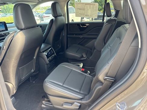 New 2025 Lincoln Aviator Premiere image 7