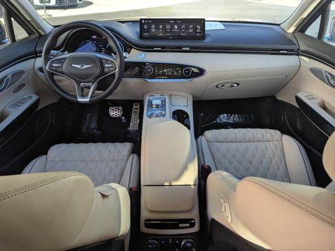 Used 2025 Genesis GV70 3.5T Sport w/ Sport Prestige Package image 11
