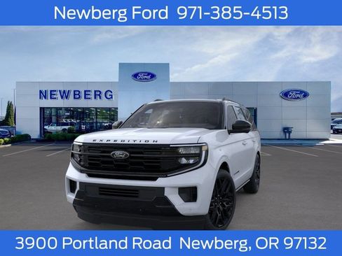 New 2026 Ford Expedition Platinum w/ Stealth Performance Package AWD/4WD image 4