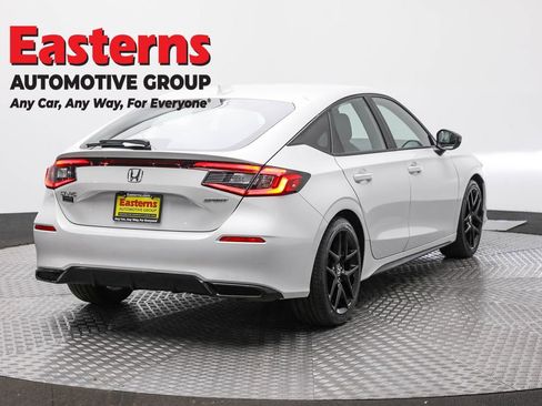 Used 2023 Honda Civic Sport image 5