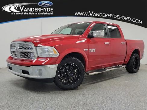 Used 2016 RAM 1500 Laramie AWD/4WD image 1