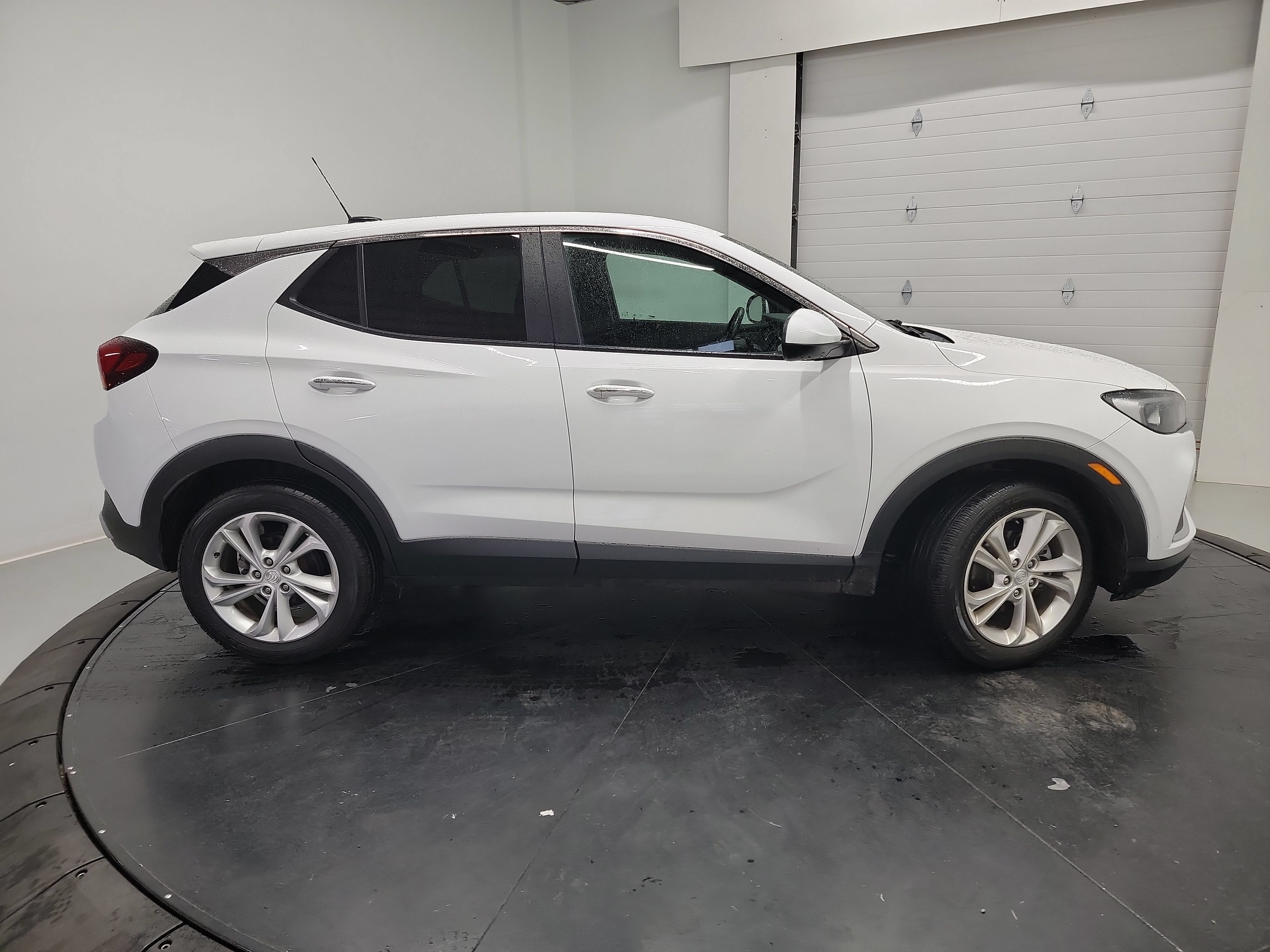 Used 2022 Buick Encore GX Preferred w/ Cold Weather Comfort Package AWD/4WD image 11