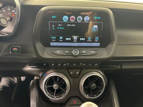 Used 2017 Chevrolet Camaro SS image 20