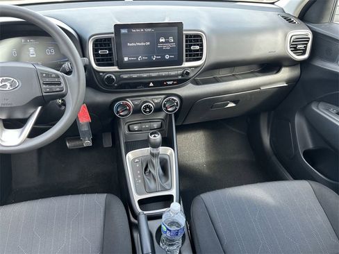 New 2026 Hyundai Venue SE image 5