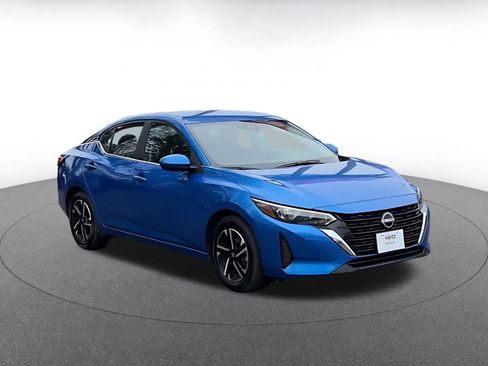 Used 2025 Nissan Sentra SV image 3