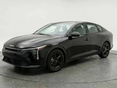 Used 2025 Kia K4 FWD image 3