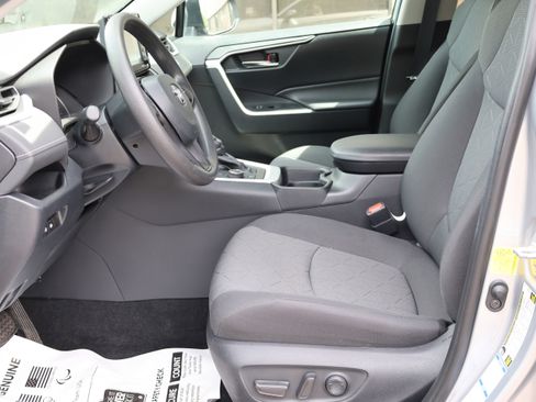 Used 2020 Toyota RAV4 XLE w/ All Weather Liner Package AWD/4WD image 22