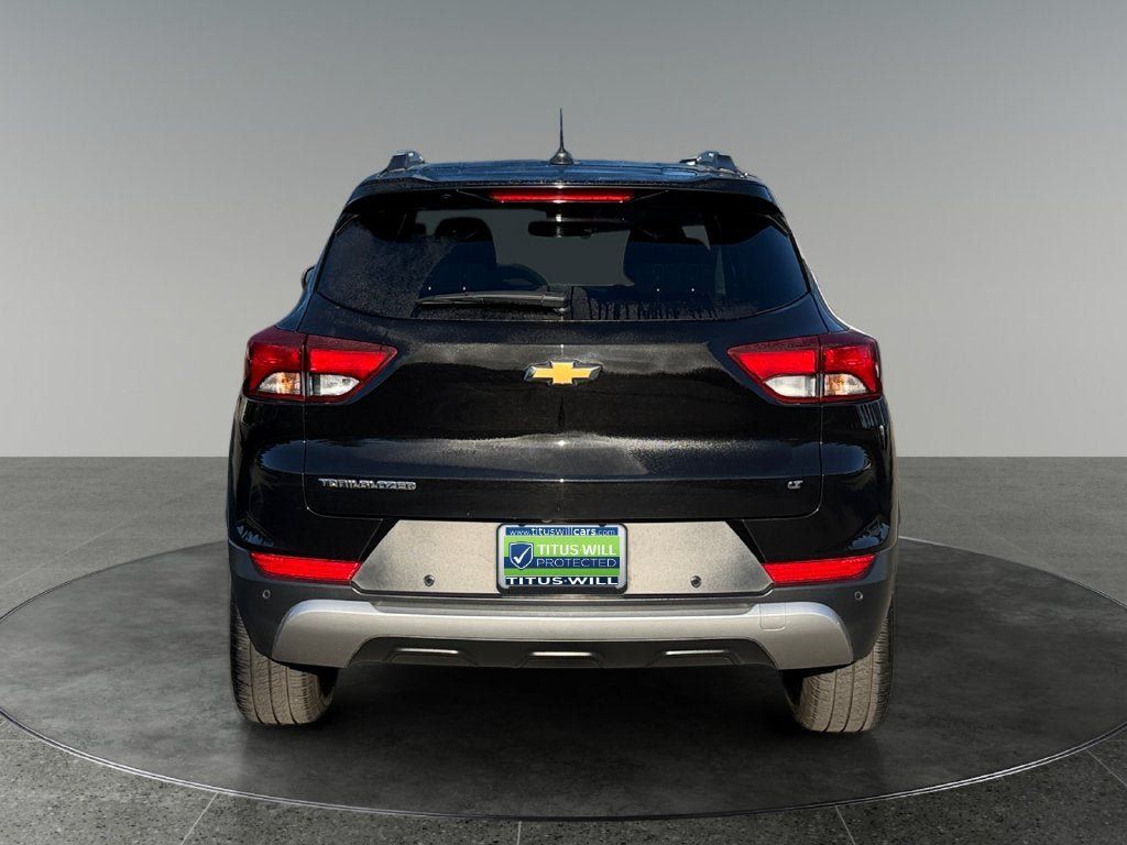 Used 2022 Chevrolet TrailBlazer LT w/ Convenience Package FWD image 9