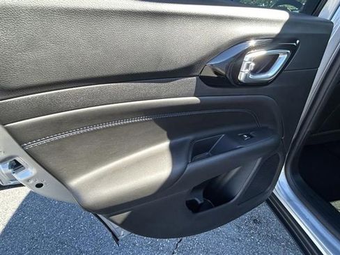 New 2026 Jeep Compass Latitude image 21