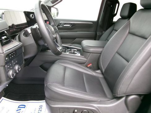 Used 2025 Chevrolet Tahoe LT AWD/4WD image 15