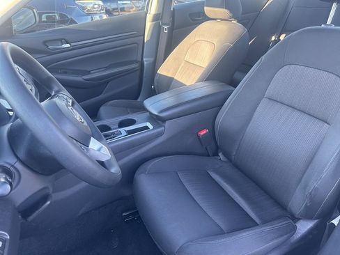 Used 2025 Nissan Altima 2.5 SV image 5