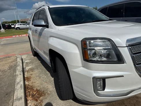 Used 2017 GMC Terrain Denali FWD image 2