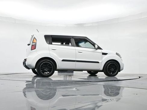 Used 2010 Kia Soul + image 31
