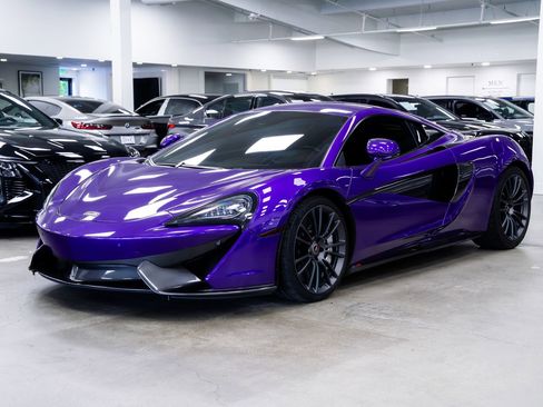 Used 2018 McLaren 570S Coupe RWD image 3