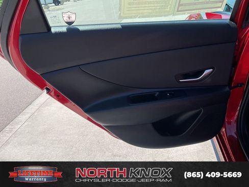 Used 2025 Hyundai Elantra SEL FWD image 17