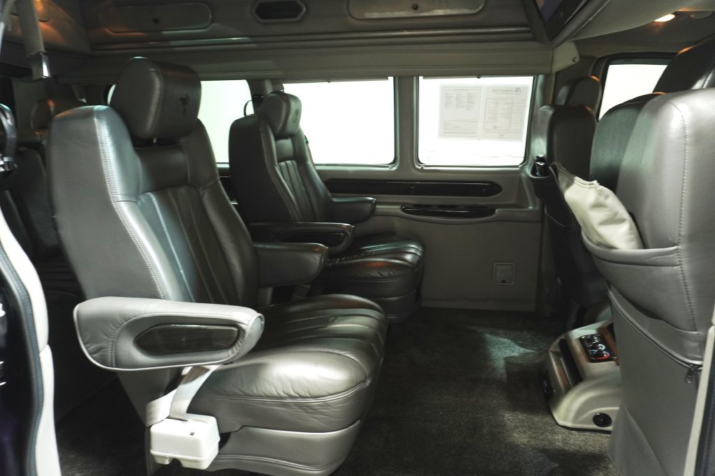 Used 2011 GMC Savana 1500 LT w/ LT Preferred Equipment Group AWD/4WD image 13