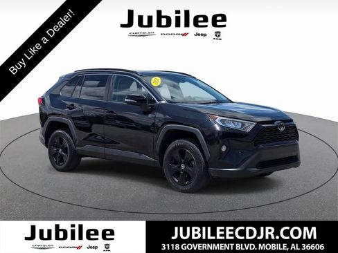 Used 2021 Toyota RAV4 XLE w/ Convenience Package FWD image 1