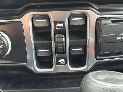 Used 2021 Jeep Wrangler Unlimited Sport AWD/4WD image 15