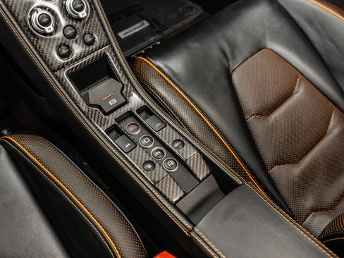 Used 2015 McLaren 650S Spider RWD image 25