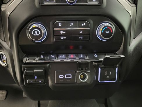 Used 2025 Chevrolet Silverado 2500 Custom w/ Custom Value Package AWD/4WD image 5