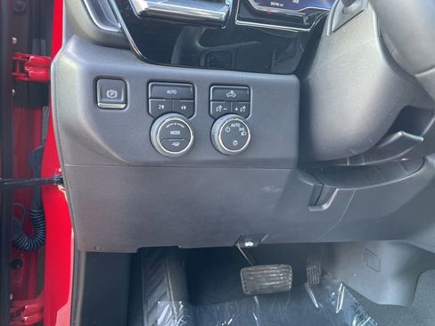 Used 2024 Chevrolet Silverado 1500 LT image 9