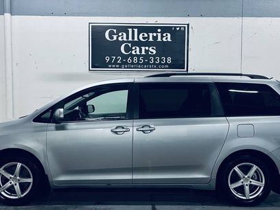 Used 2017 Toyota Sienna LE