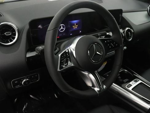New 2026 Mercedes-Benz GLA 250 4MATIC image 4