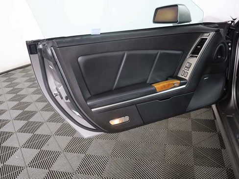 Used 2004 Cadillac XLR RWD image 21