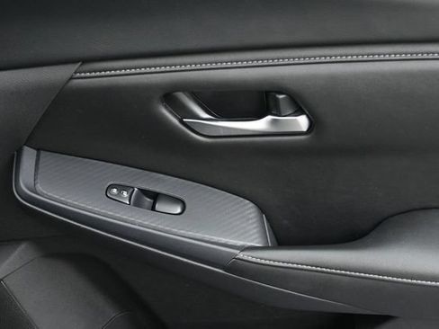 Used 2024 Nissan Sentra SV FWD image 28