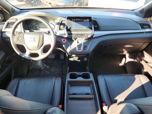 Used 2024 Honda Odyssey Sport image 11
