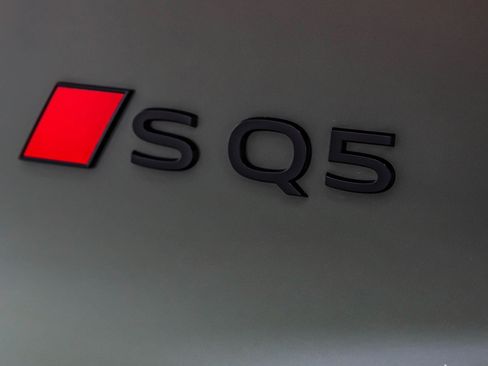 New 2025 Audi SQ5 Premium Plus image 9