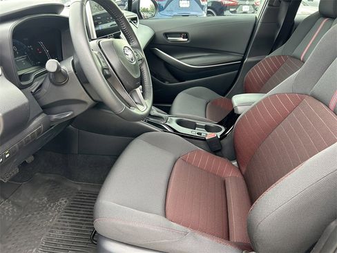 Used 2025 Toyota Corolla SE image 11