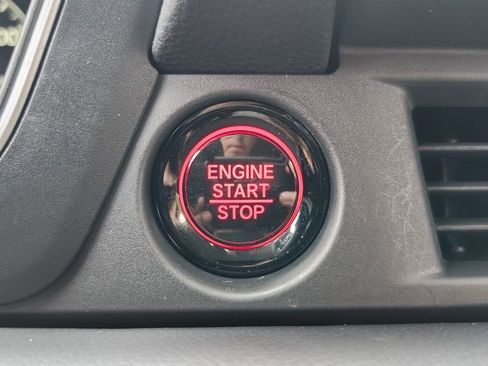 Certified 2025 Honda Pilot EX-L image 32