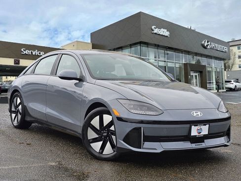 Used 2023 Hyundai Ioniq 6 SE image 1