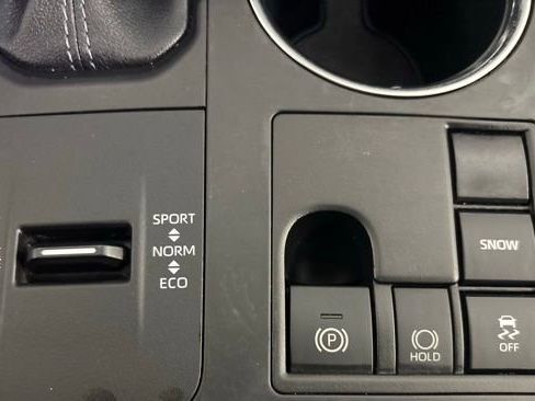 Used 2023 Toyota Highlander XSE FWD image 33