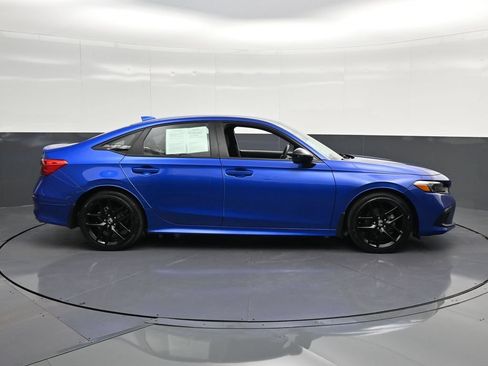Used 2023 Honda Civic Sport image 4
