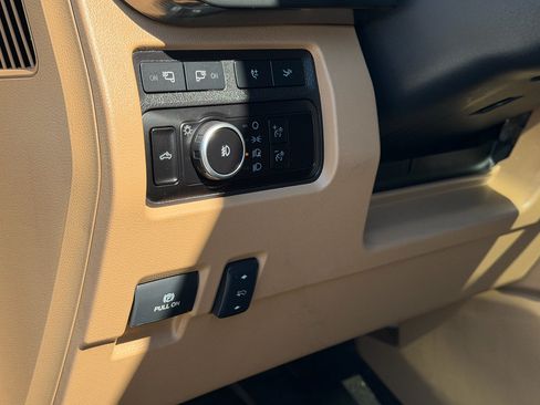 Used 2024 Ford F250 Lariat w/ Lariat Ultimate Package AWD/4WD image 15