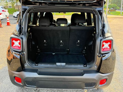 Used 2021 Jeep Renegade Latitude AWD/4WD image 32
