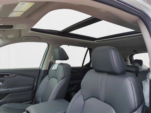 New 2025 Honda Pilot Touring image 18