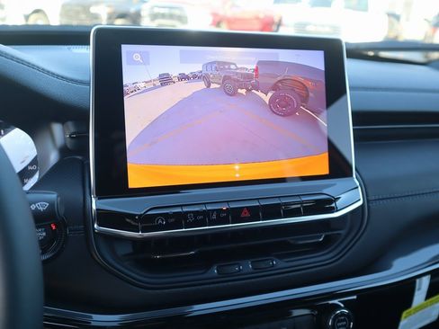 New 2026 Jeep Compass Latitude image 6